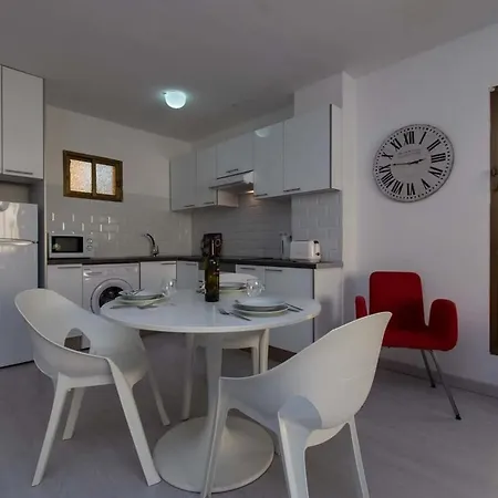 아파트 Mare 95 - One Bed 아데제